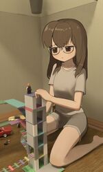 Скейлд в его комнате из детства