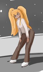 Скейлд позирует